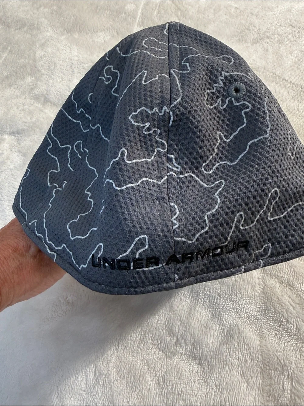Under Armour Youth Hat S/M Gray White Topo Camo Stretch Fitted Cap